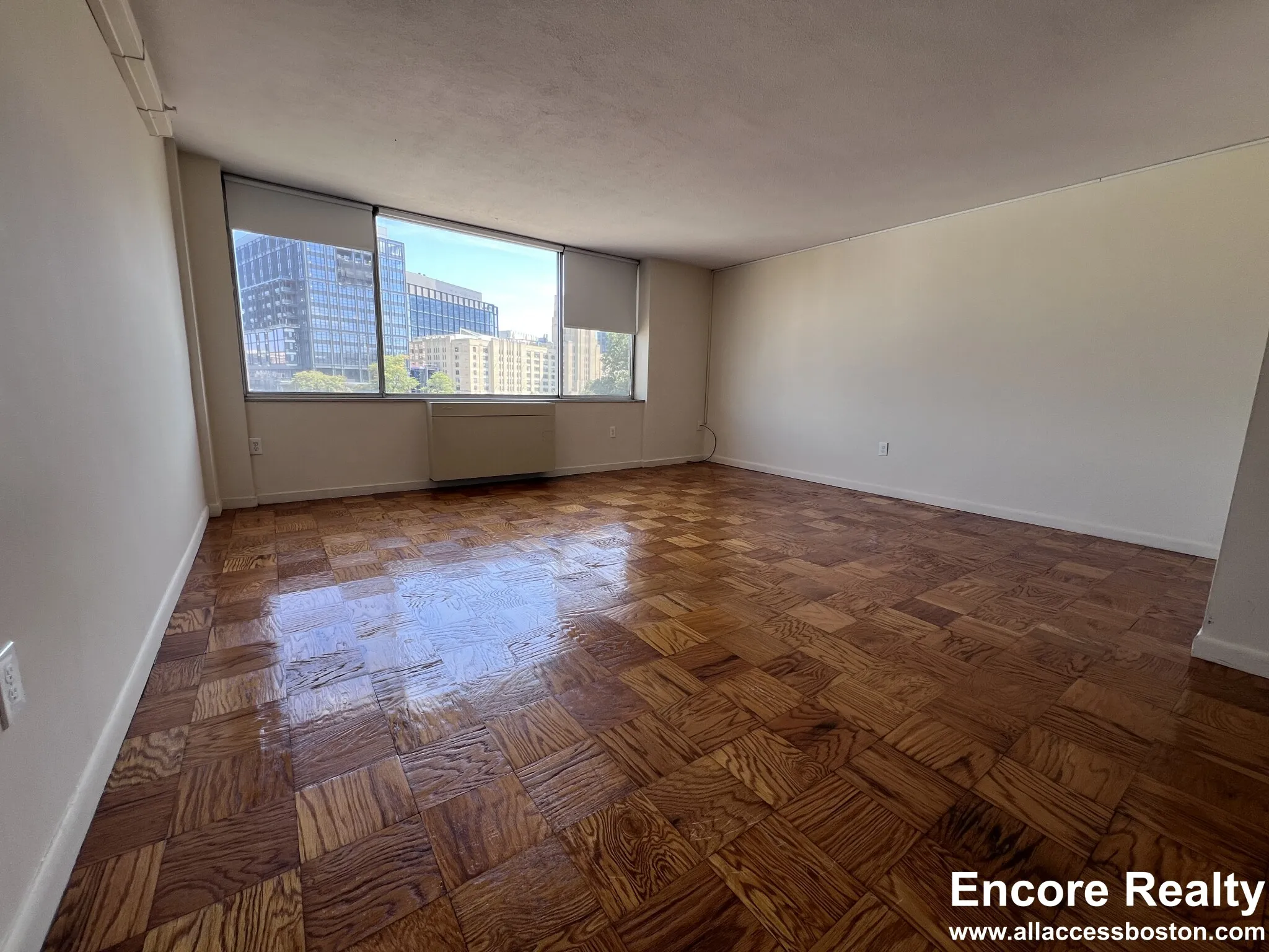 101 Monmouth St, Longwood