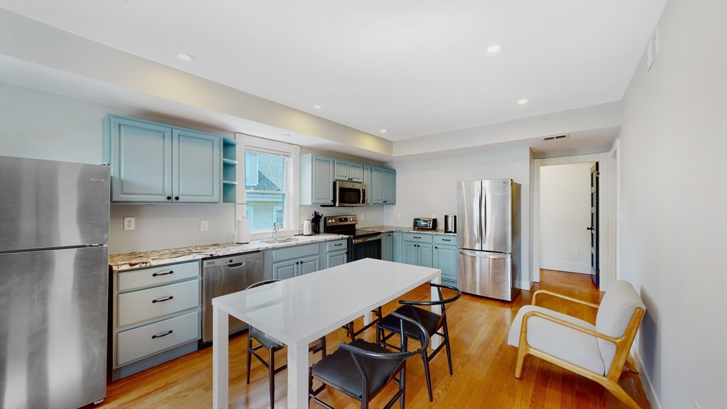 7 Chester Ave, Waltham