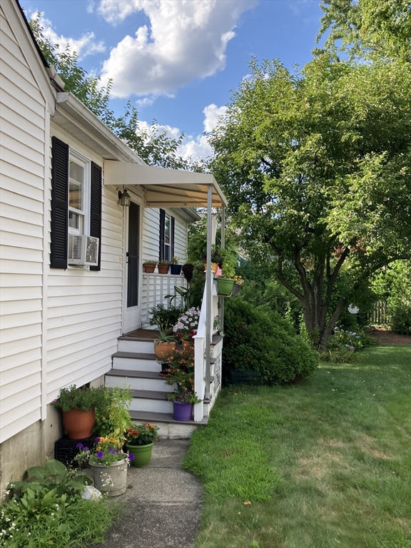 28 Coolidge Rd, Belmont