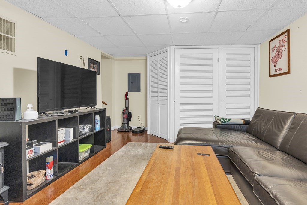 194 W 5th St, South Boston