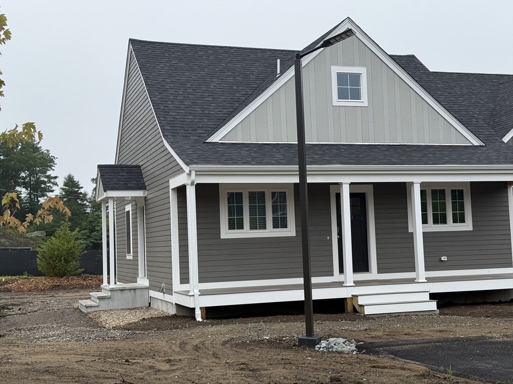 13 Glacier Path, Middleboro