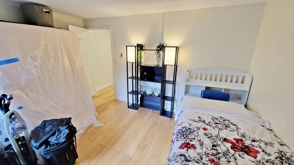 118 Centre St, North Brookline