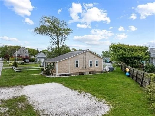 13B Hathaway, Fairhaven