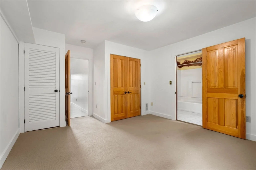 35 Merrimac, Amesbury