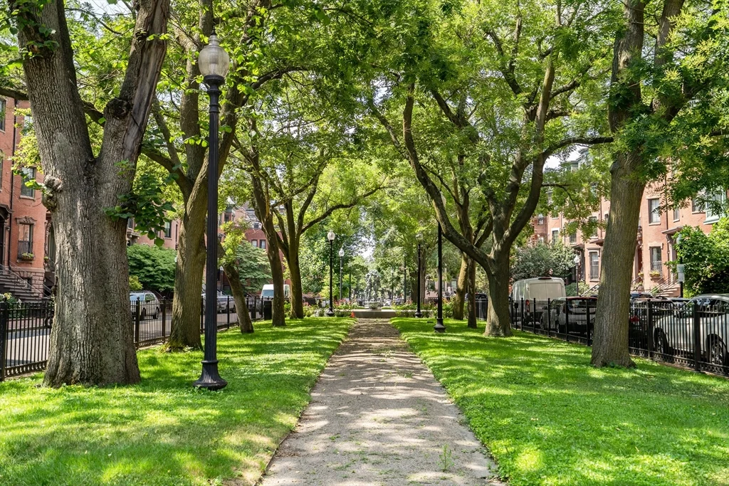 27 Worcester Sq, South End