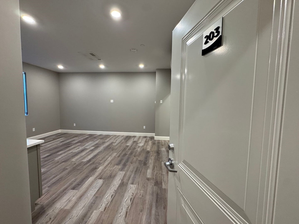 1473 N Shore Rd, Revere