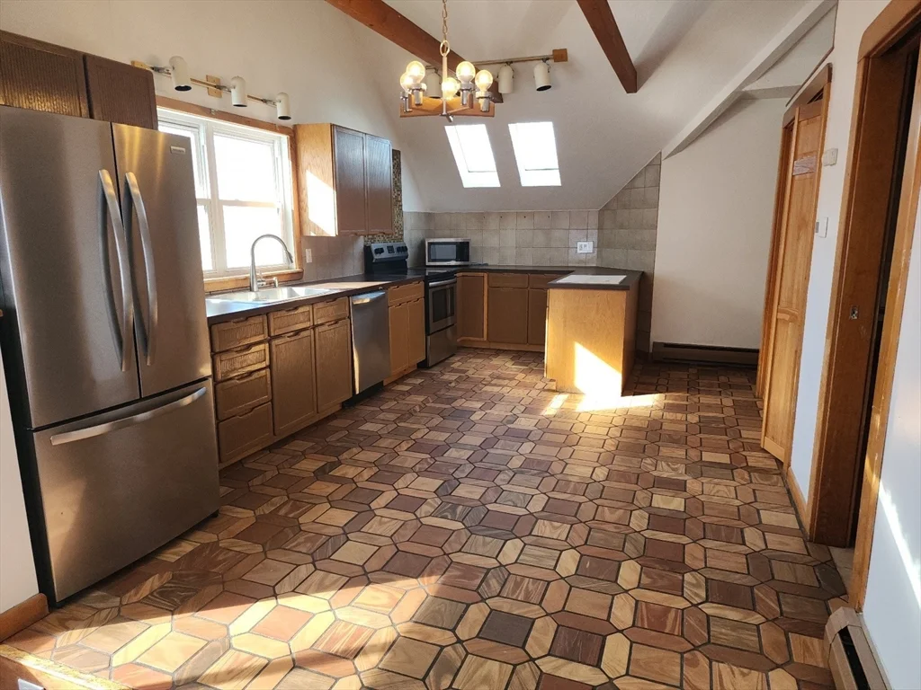 586 Franklin St, Worcester