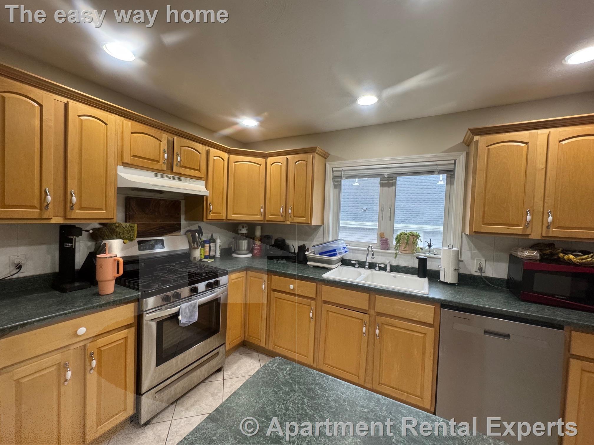 53 Farragut Ave, Teele Square