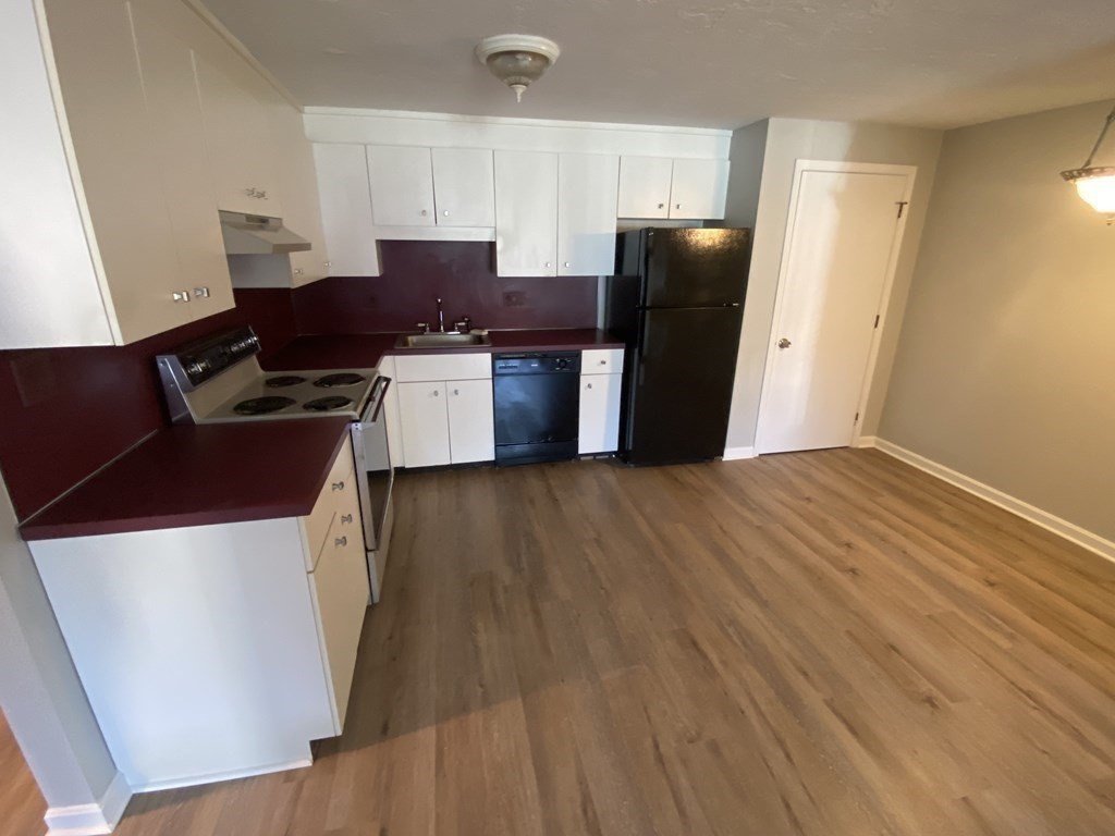 362 Neponset St, Canton