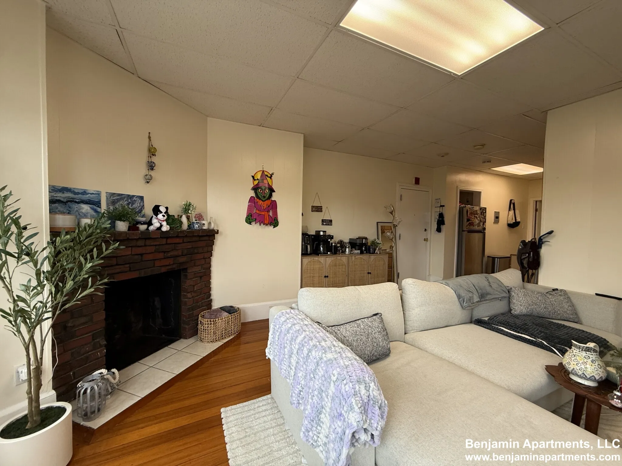 879 Beacon St, Fenway