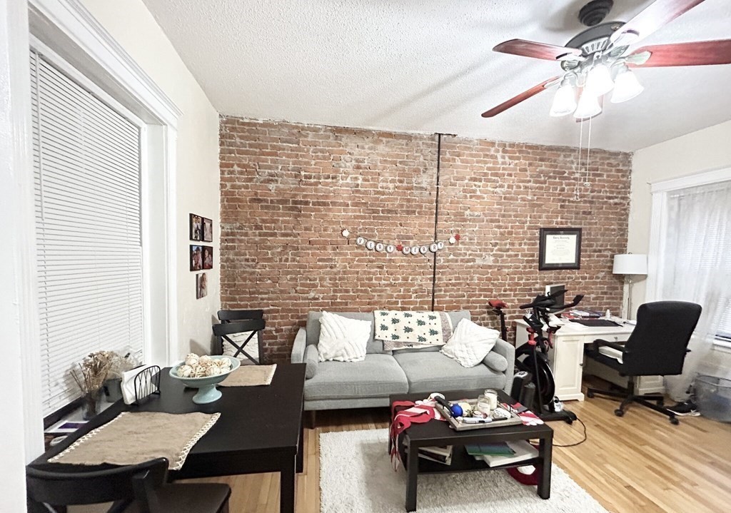 39 Hemenway St, Boston