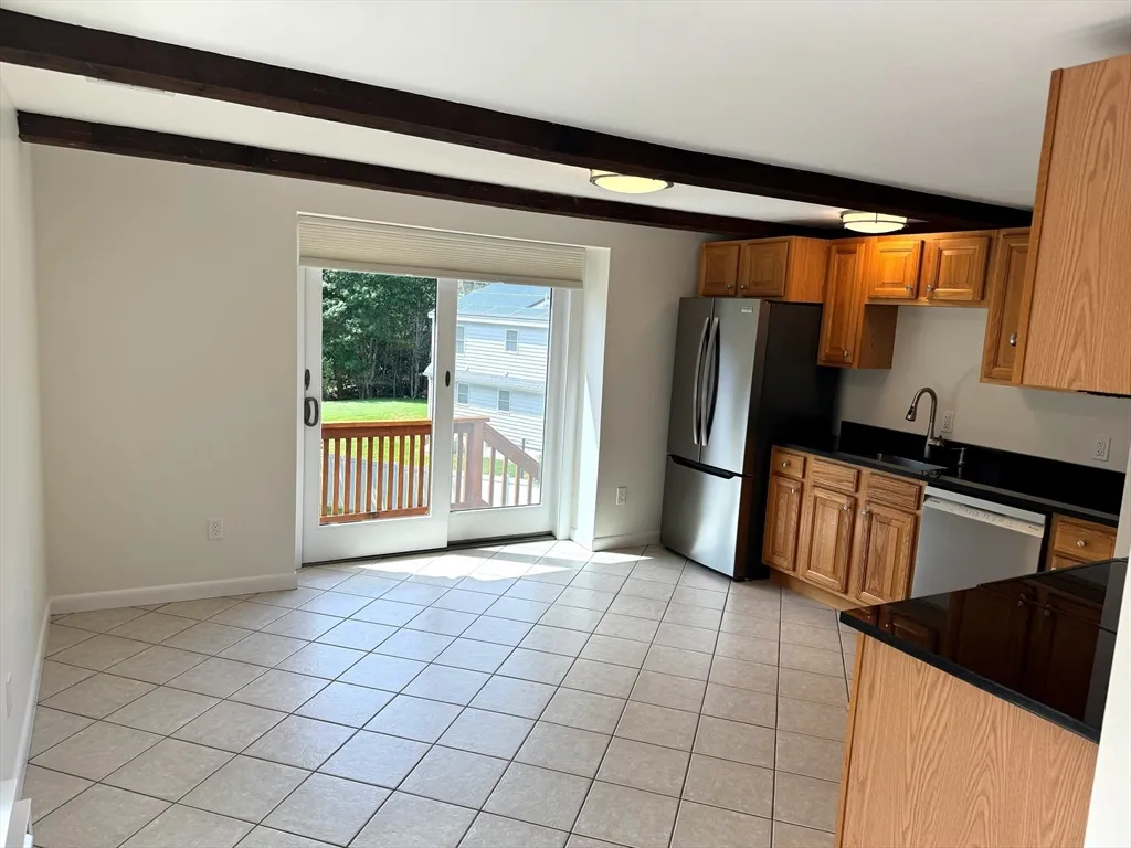 7 Briny Way, Long Beach