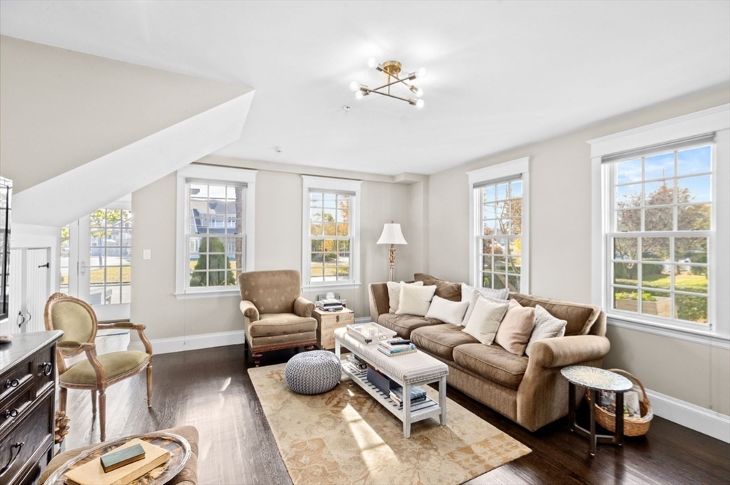 108 Elm St, Cohasset