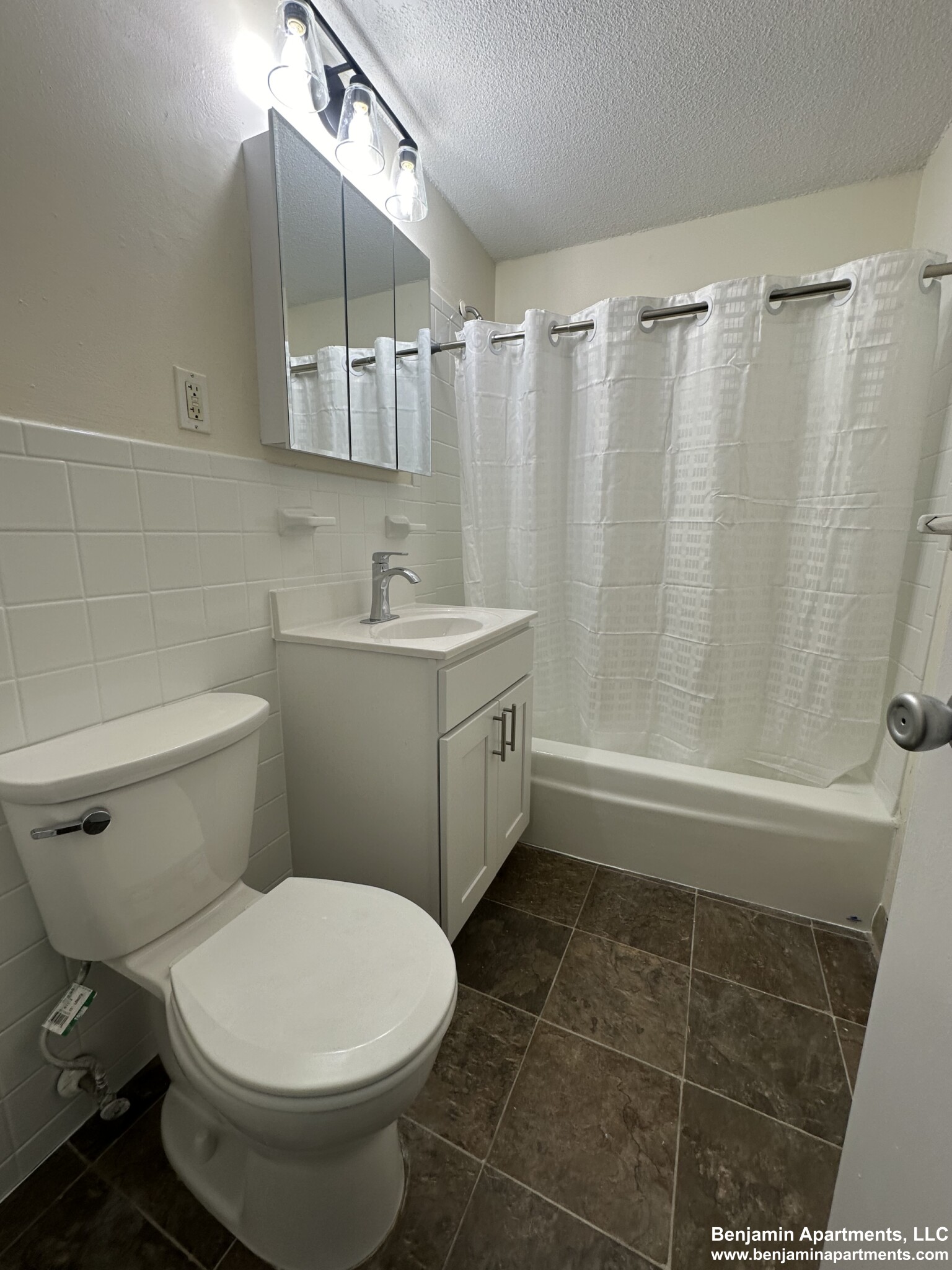 90 Gardner St, Allston