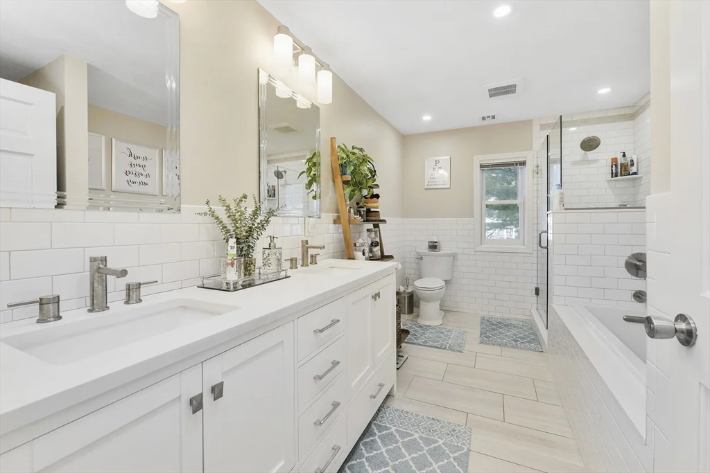 1045 Washington St, Newton