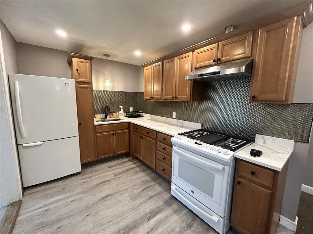 61 Blackstone Rd, North Weymouth