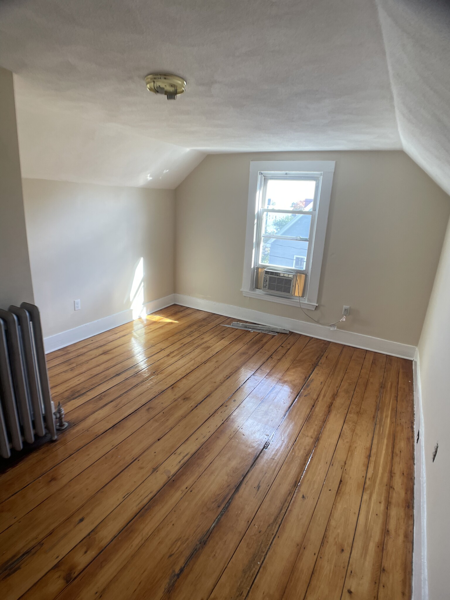 11 Clarendon Ave, Teele Square