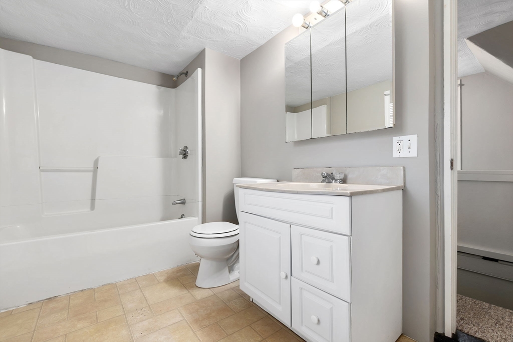 92 Washington St, Peabody