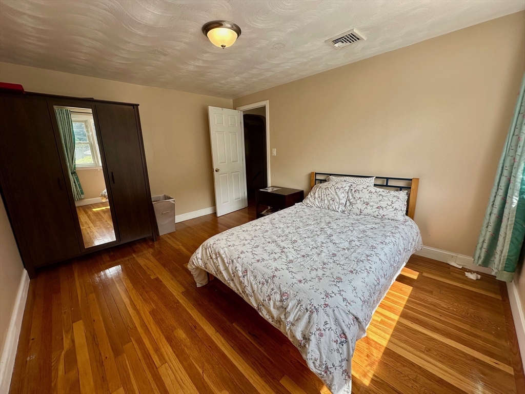 57 Maurice St, Medford