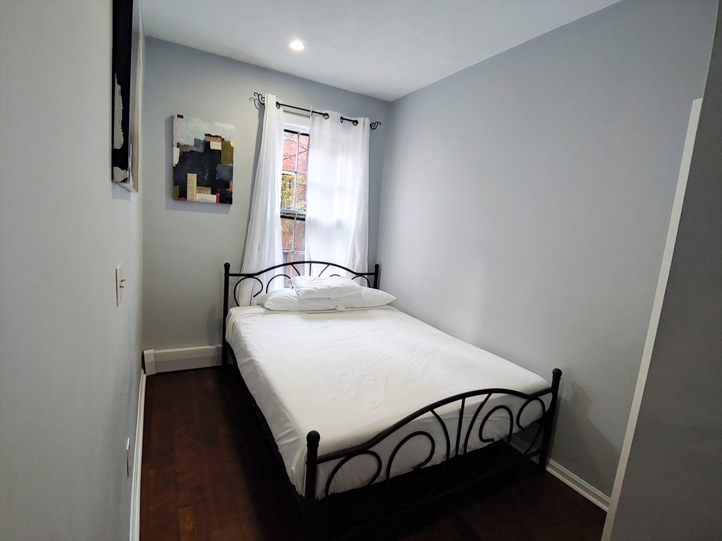 61 West Cedar St, Beacon Hill