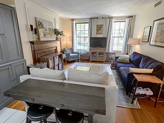 12 Dean Rd, Brookline