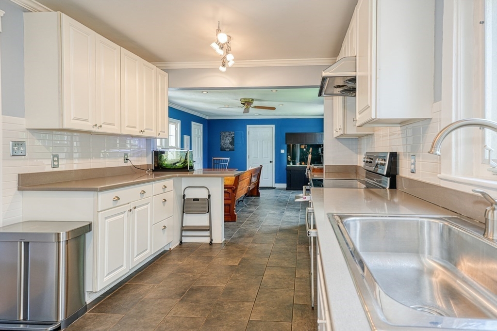 85 Roosevelt Rd, Medford