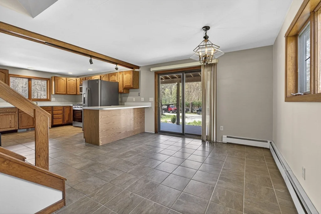 6 Pine Woods Rd, East Kingston