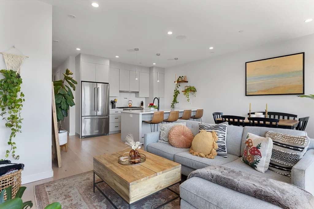 340 W 2nd St, South Boston