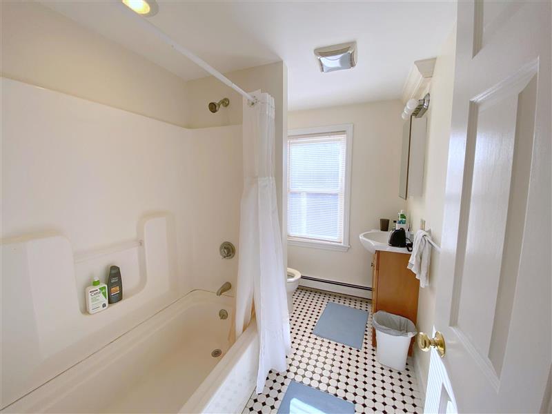 126 Pine St, The Port