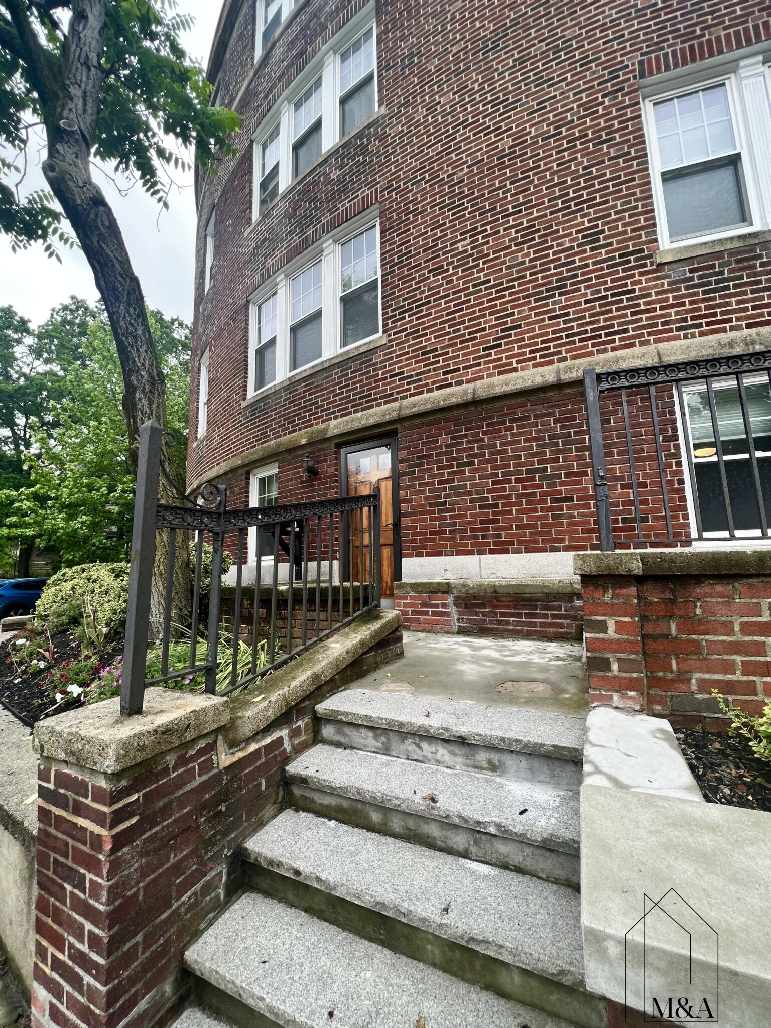 576 Washington St, Brookline