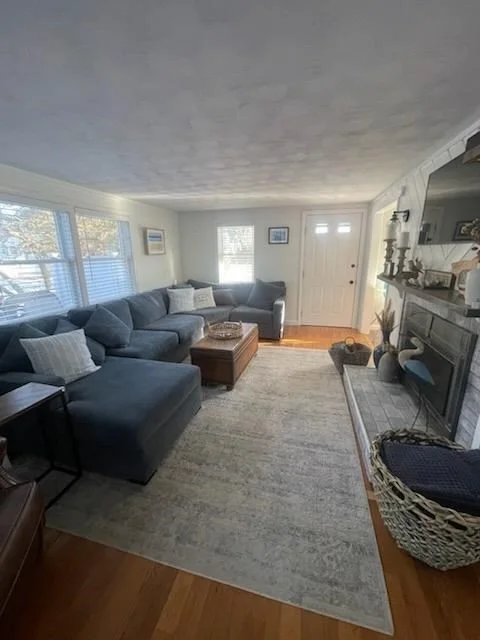 24 Pine Point Rd, Duxbury