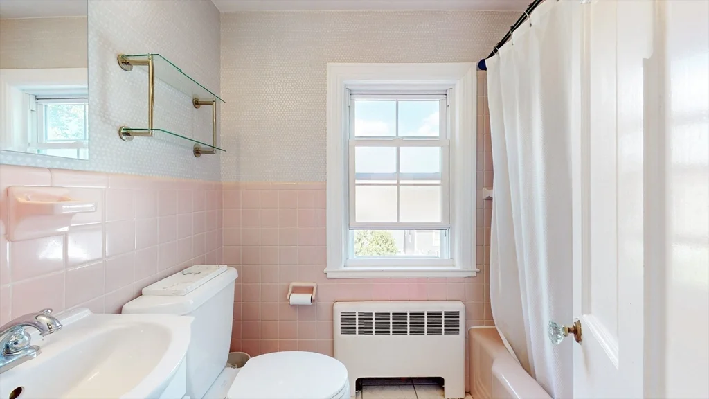 49 Ripley Rd, Medford