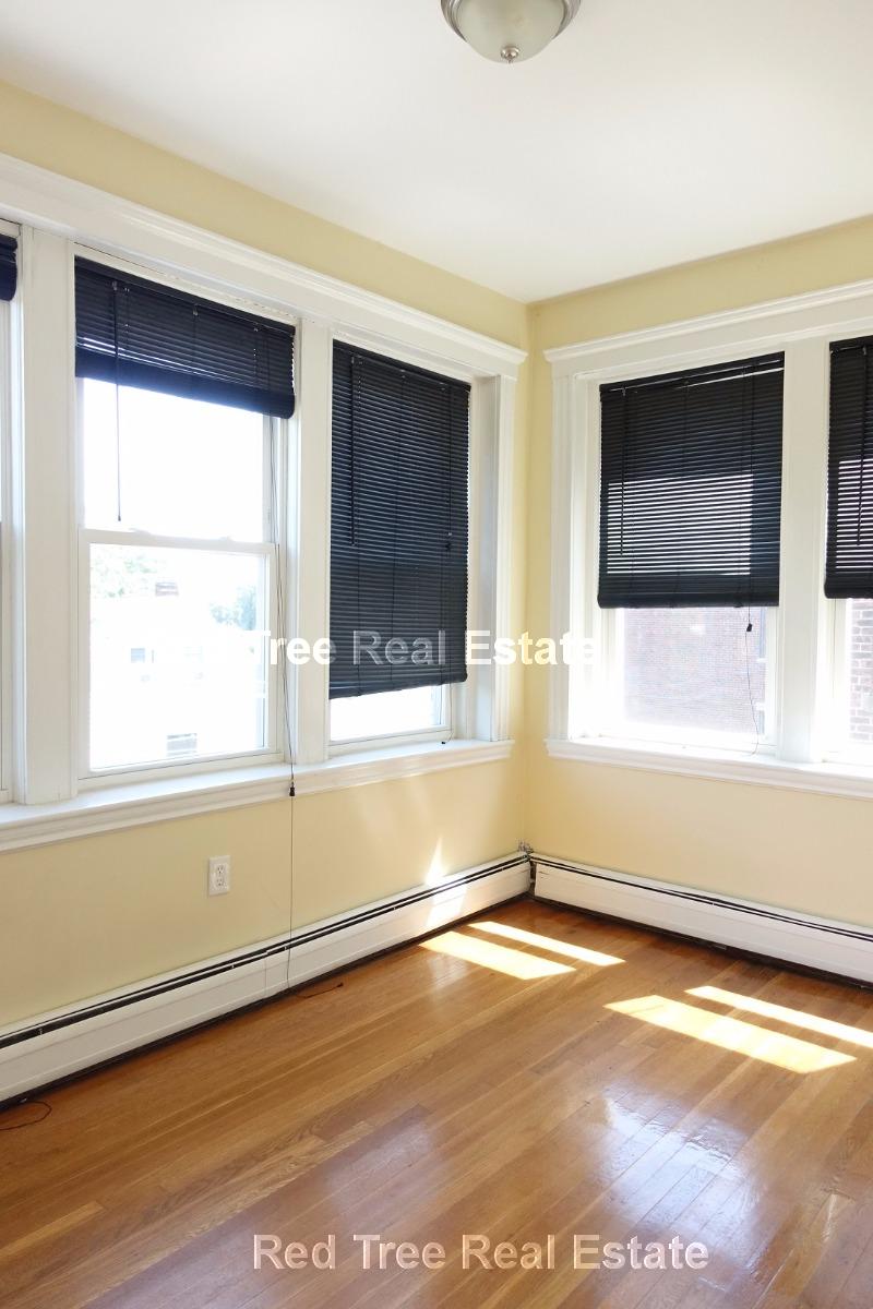 2009 Commonwealth Ave, Brighton