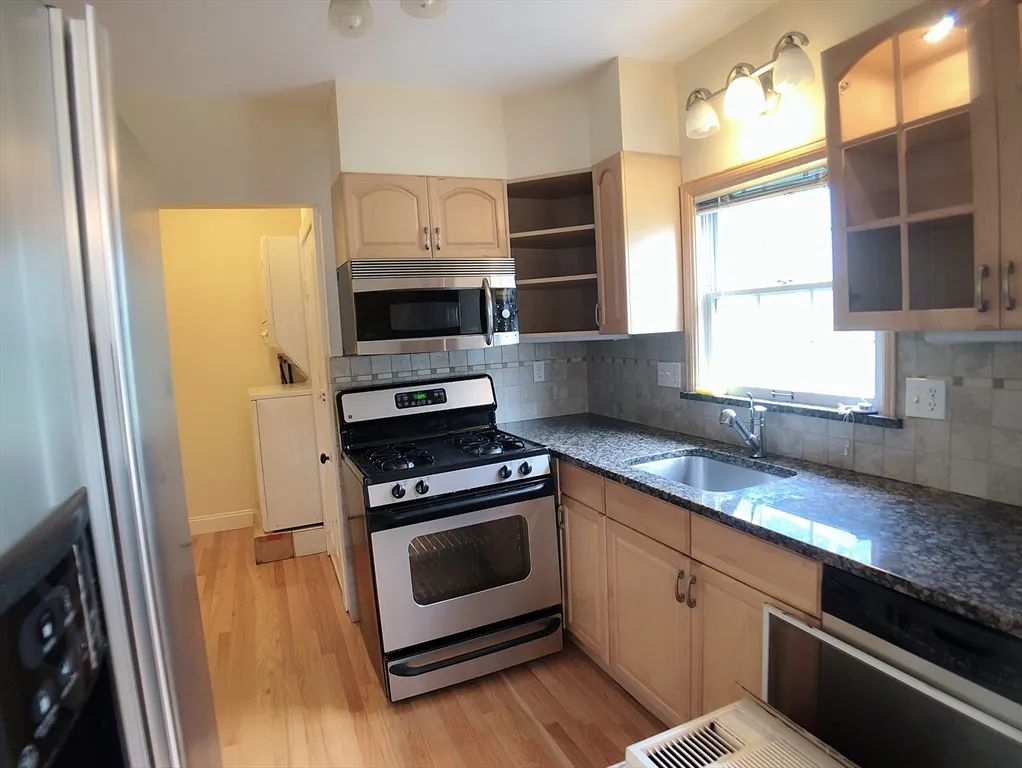 31 Gilbert Rd, Belmont