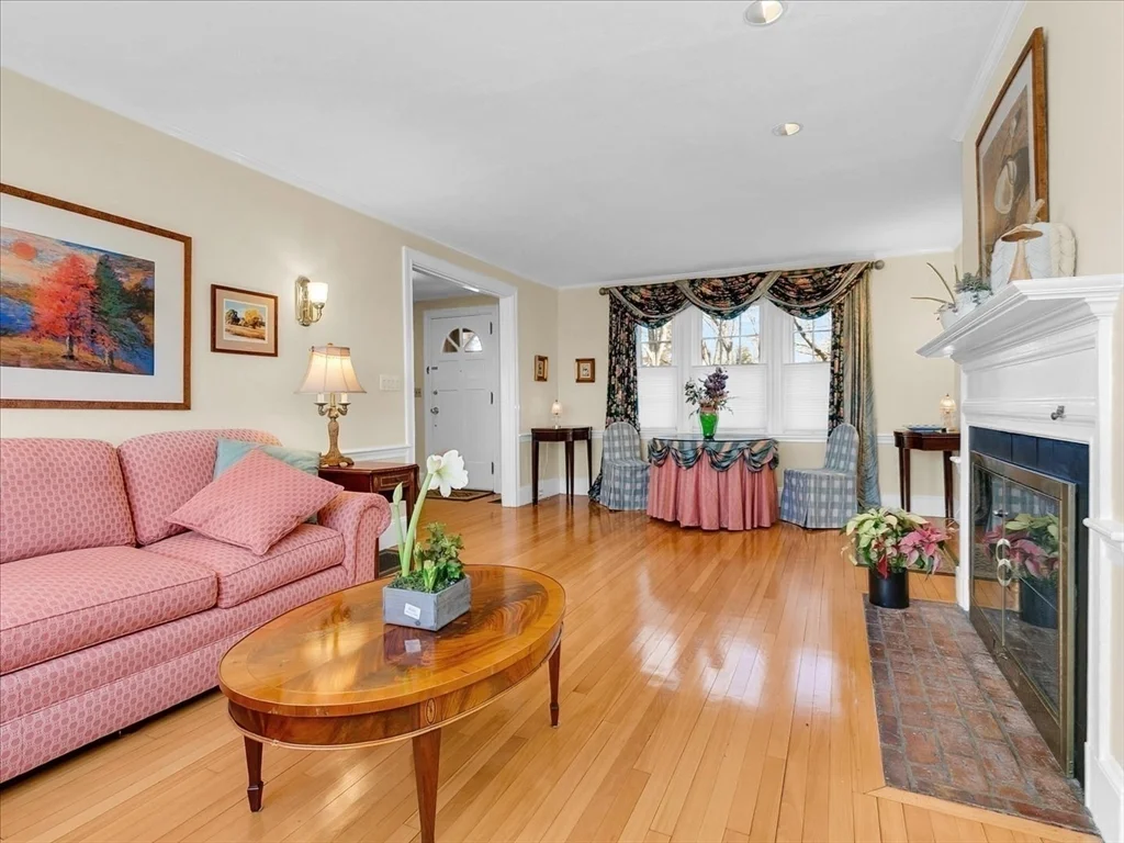 243 Upland Ave, Newton Highlands