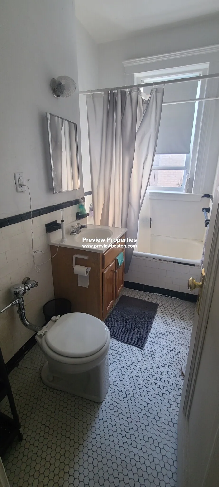 1687 Commonwealth Ave, Brighton