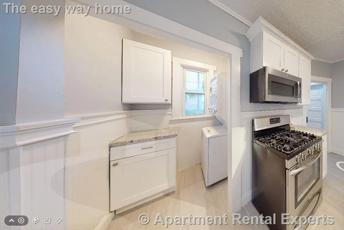 207 Boston Ave, Tufts