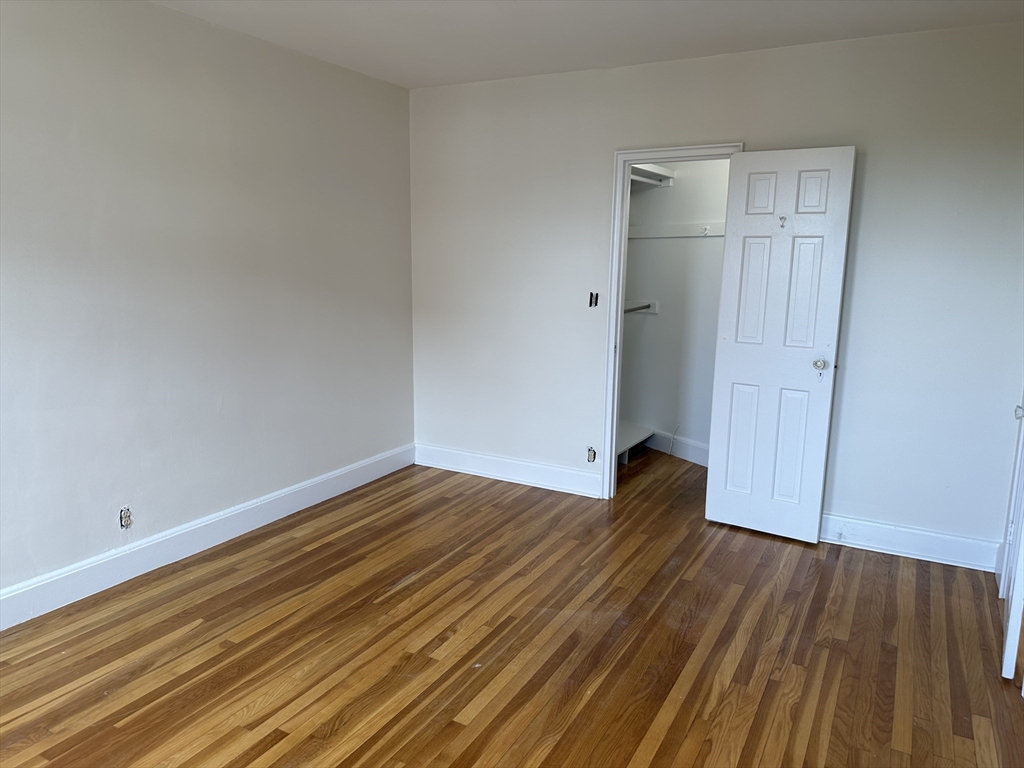 24 Concord Ave, Harvard Square