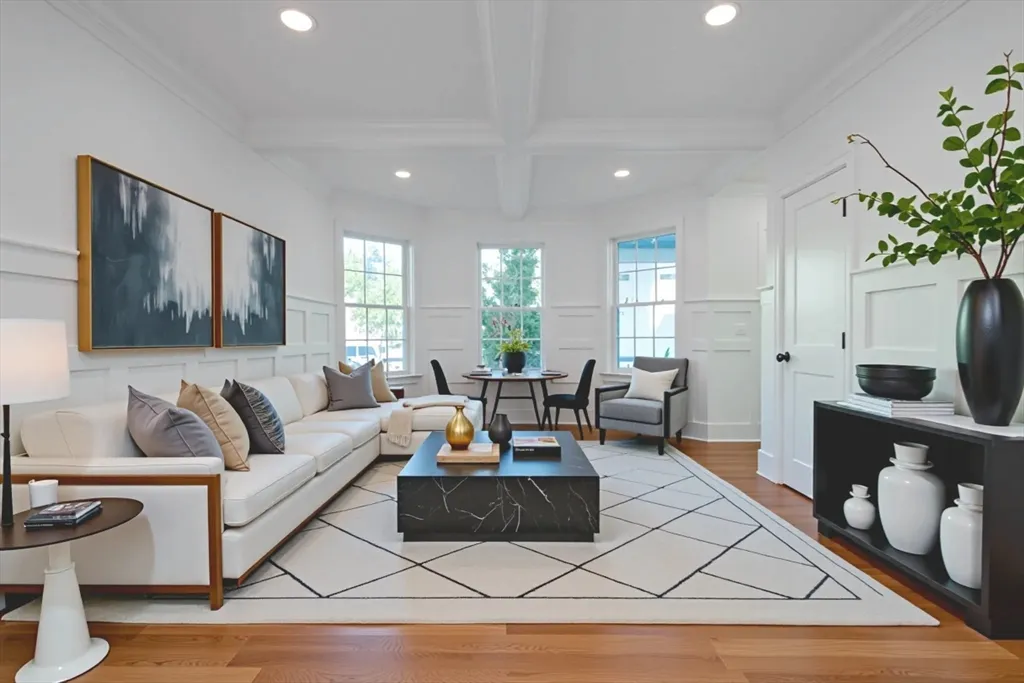 20 Sheridan Ave, Medford