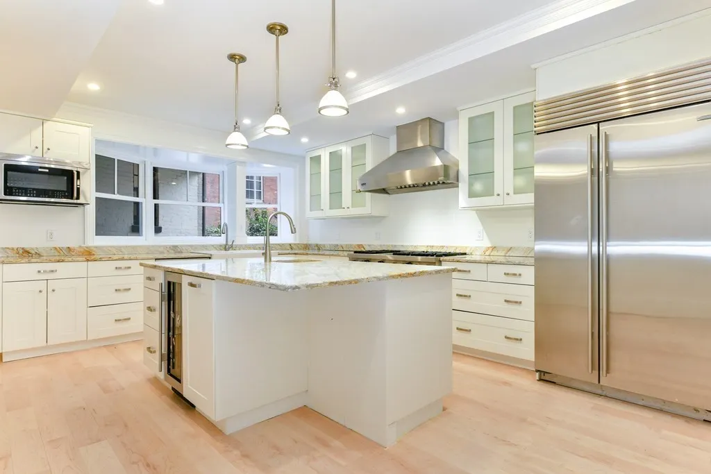 48 Mount Vernon St, Beacon Hill