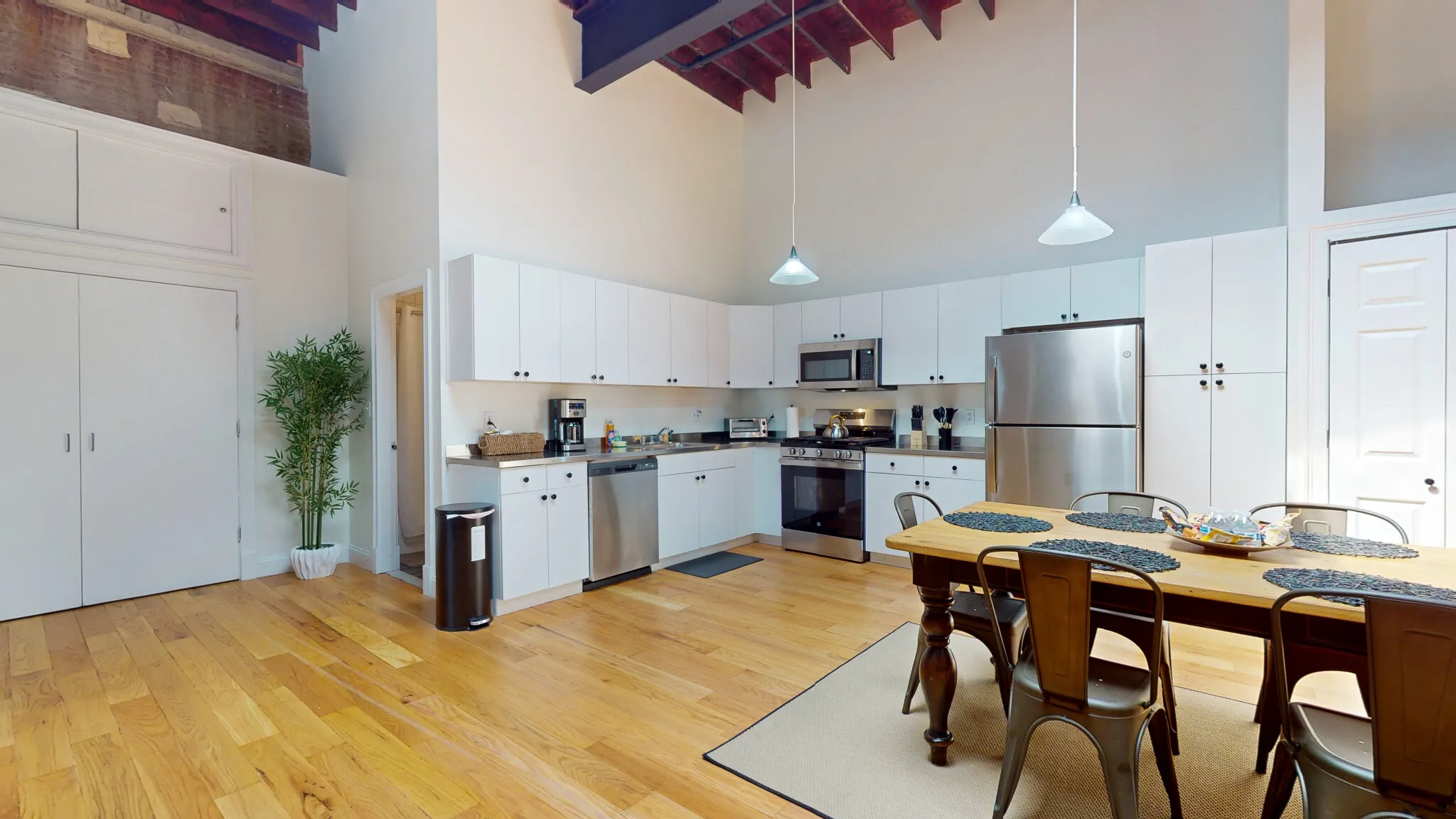 19 Stanhope St, Back Bay