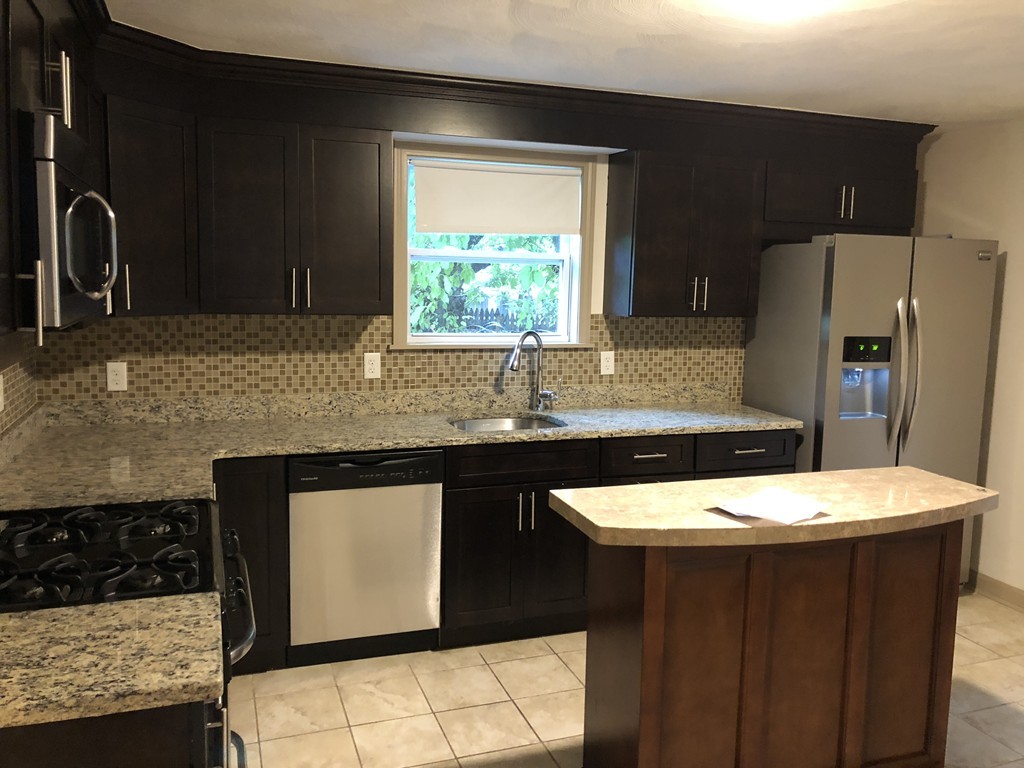 585 Broadway, South Medford