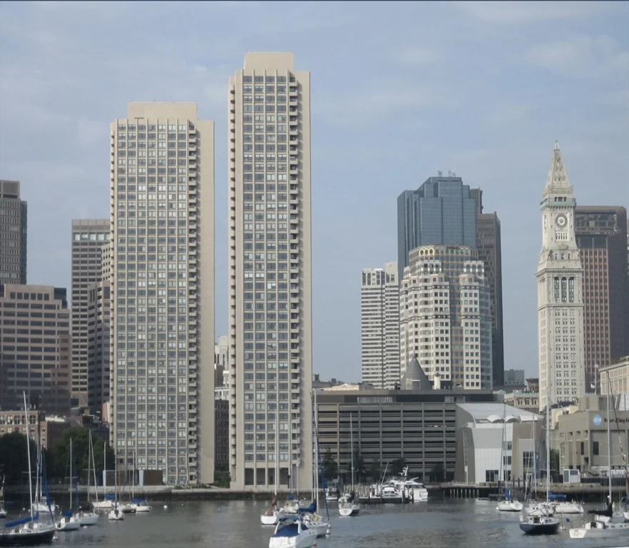 85 E India Row, Waterfront