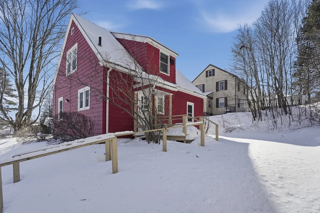 12 Cardinal Rd, Tatnuck