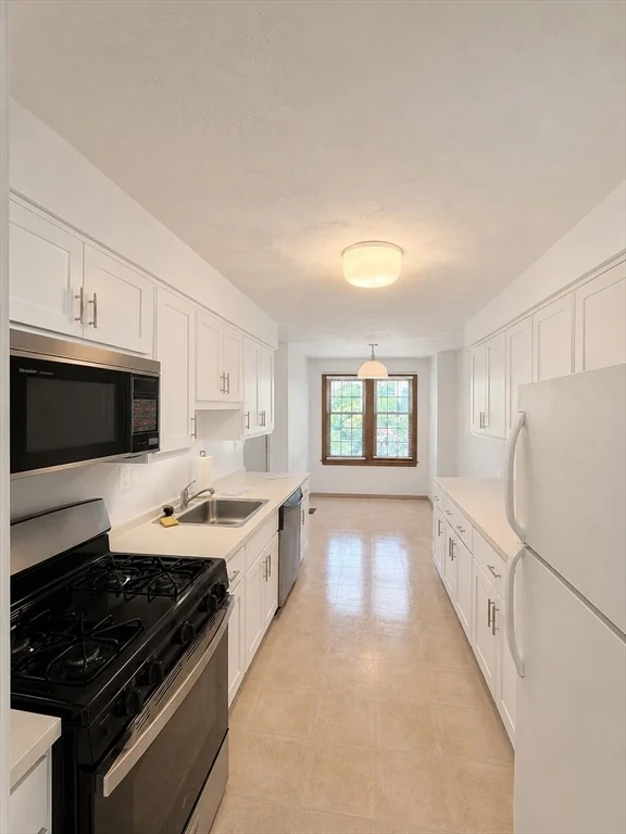 150 Apache Way, Tewksbury