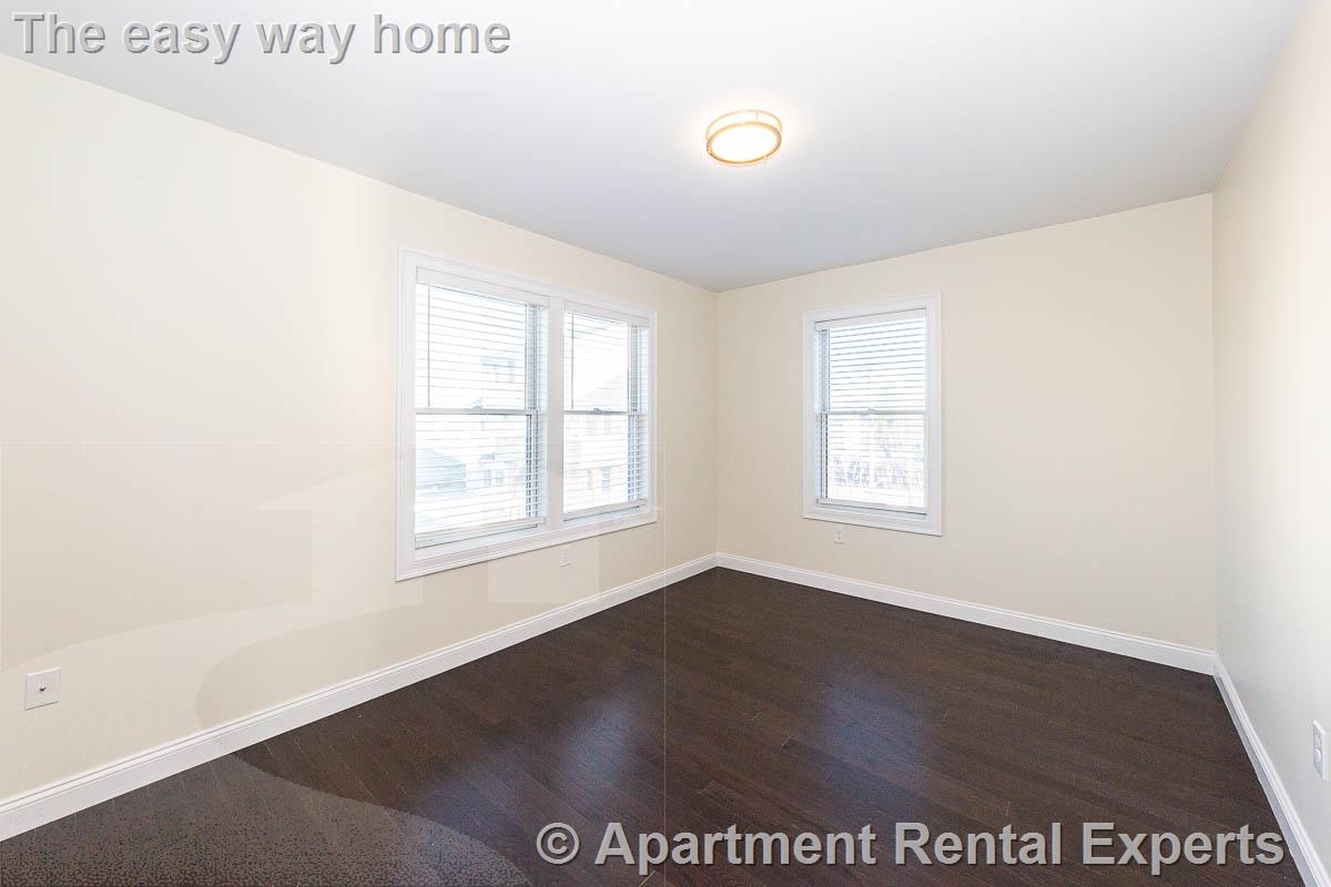 5 Malvern Ter, Tufts