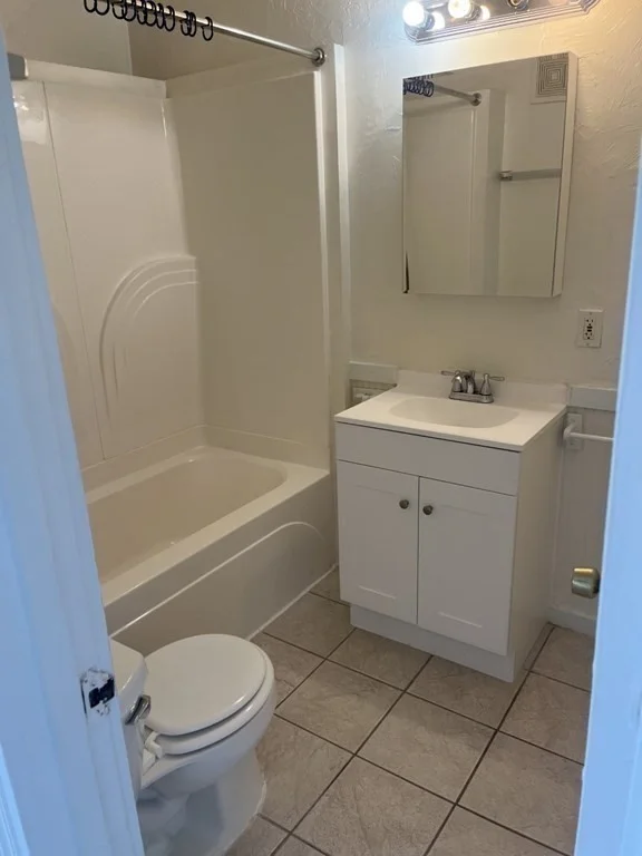 579 South Ave, Whitman