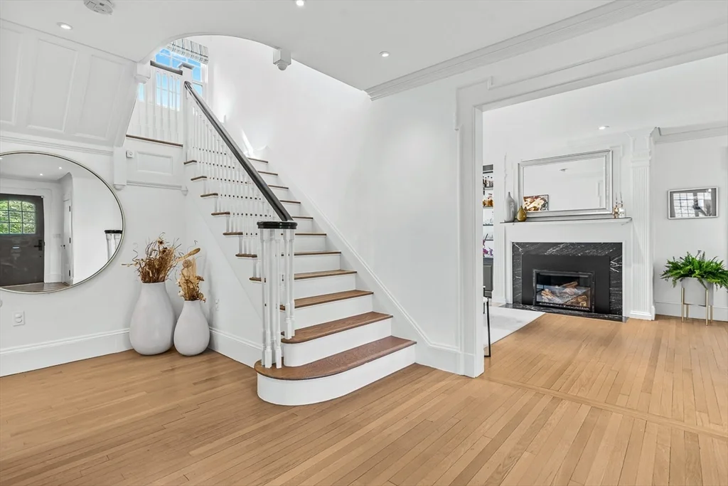 54 Wedgemere Ave, Wedgemere