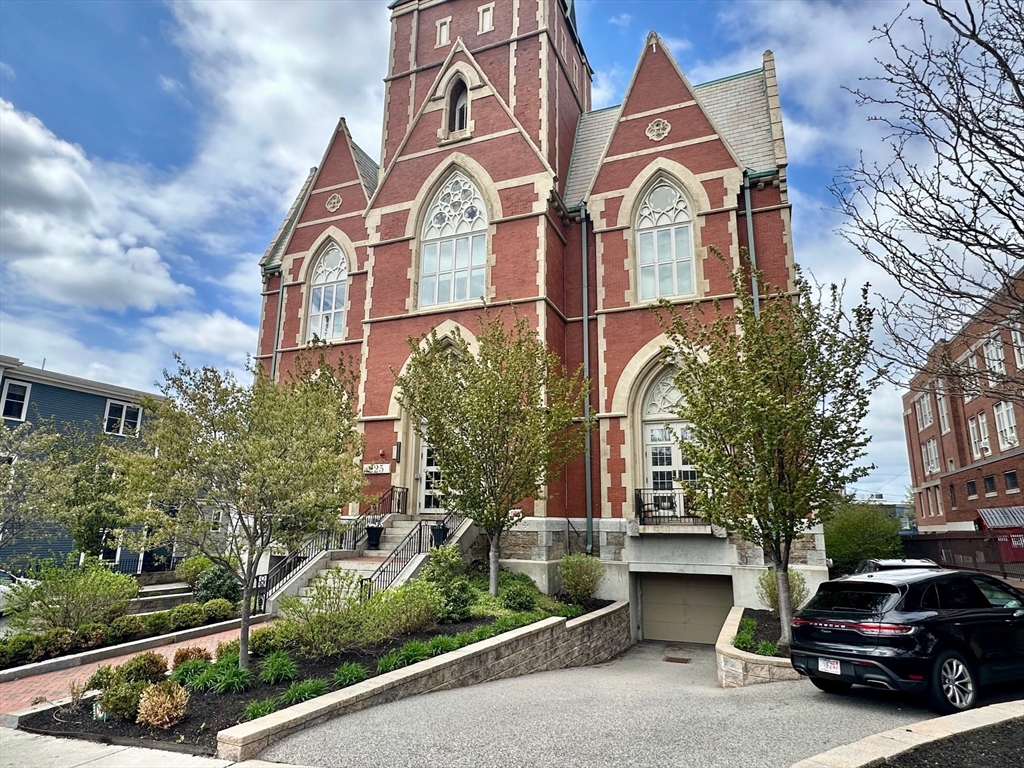 225 Dorchester St, South Boston