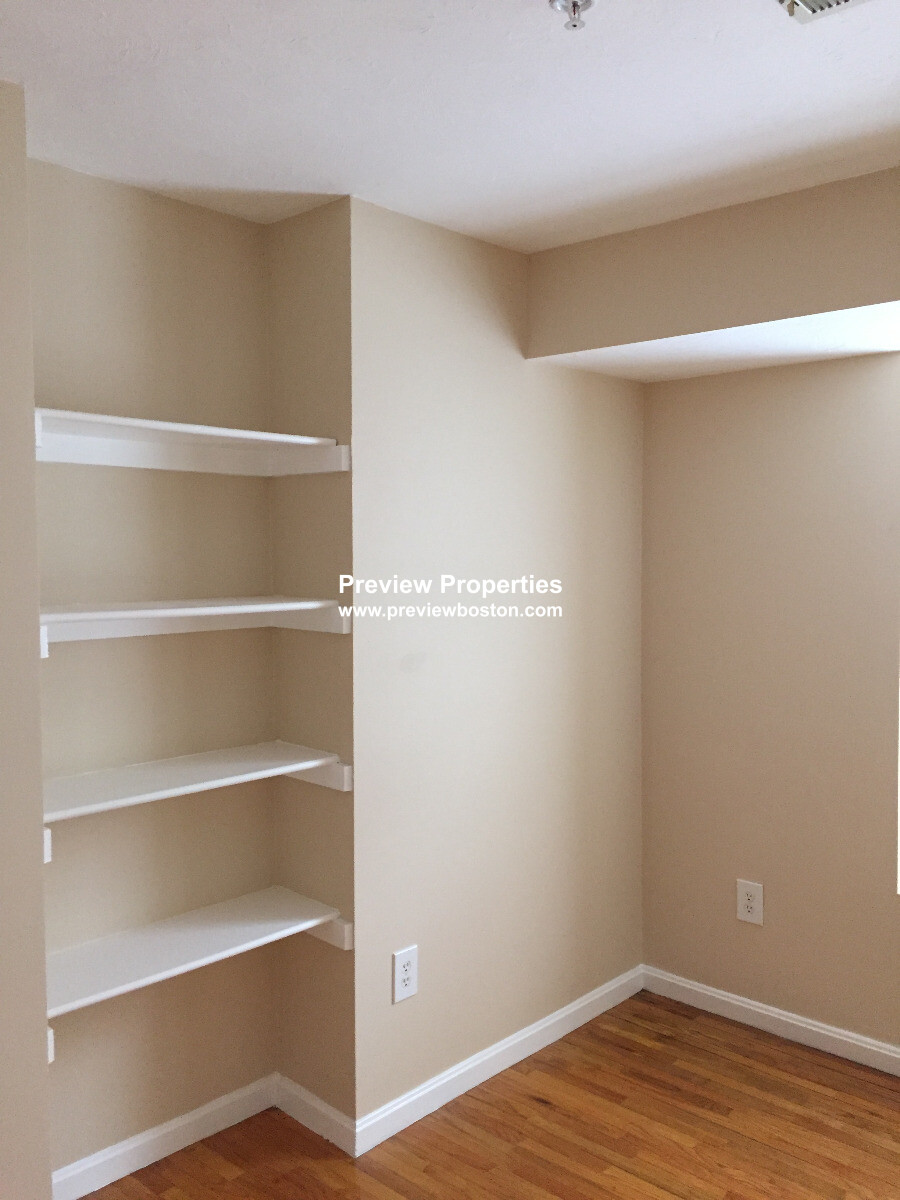 712 Shawmut Ave, South End